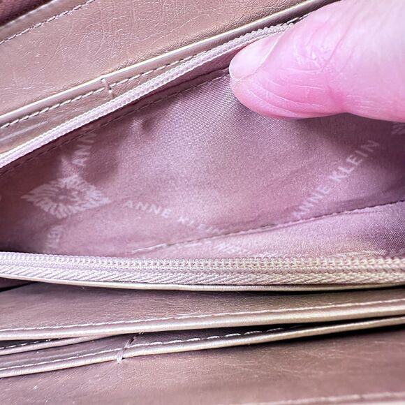 Ann Klein Zip up Leather wallet - Picture 6 of 12